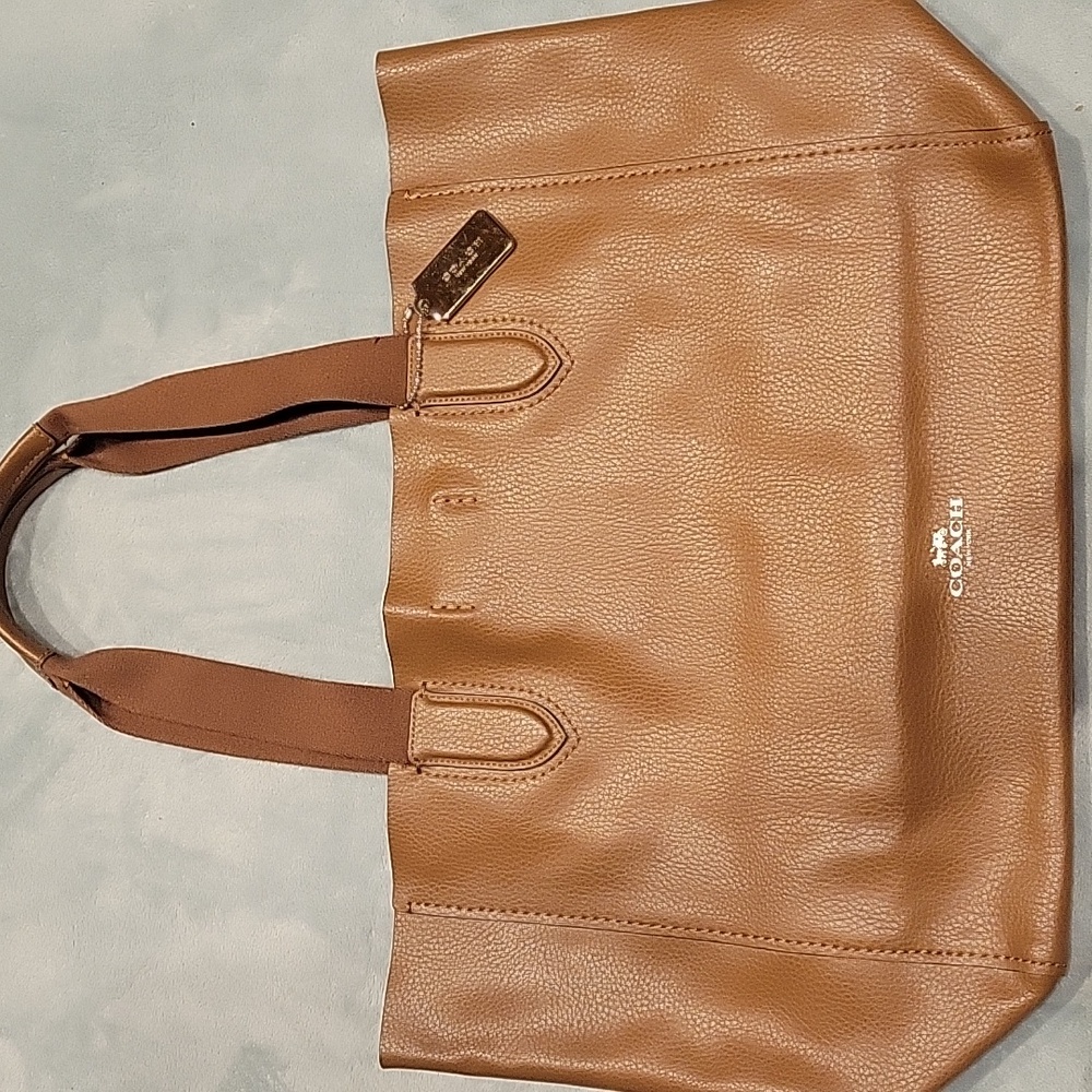 Coach Derby Tote - Picture 6 of 8
